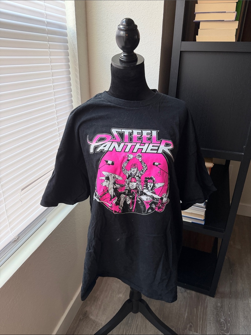 100% Cotton Graphic Band Tee in Black and Pink